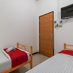 RedDoorz near Terminal Bubulak Bogor