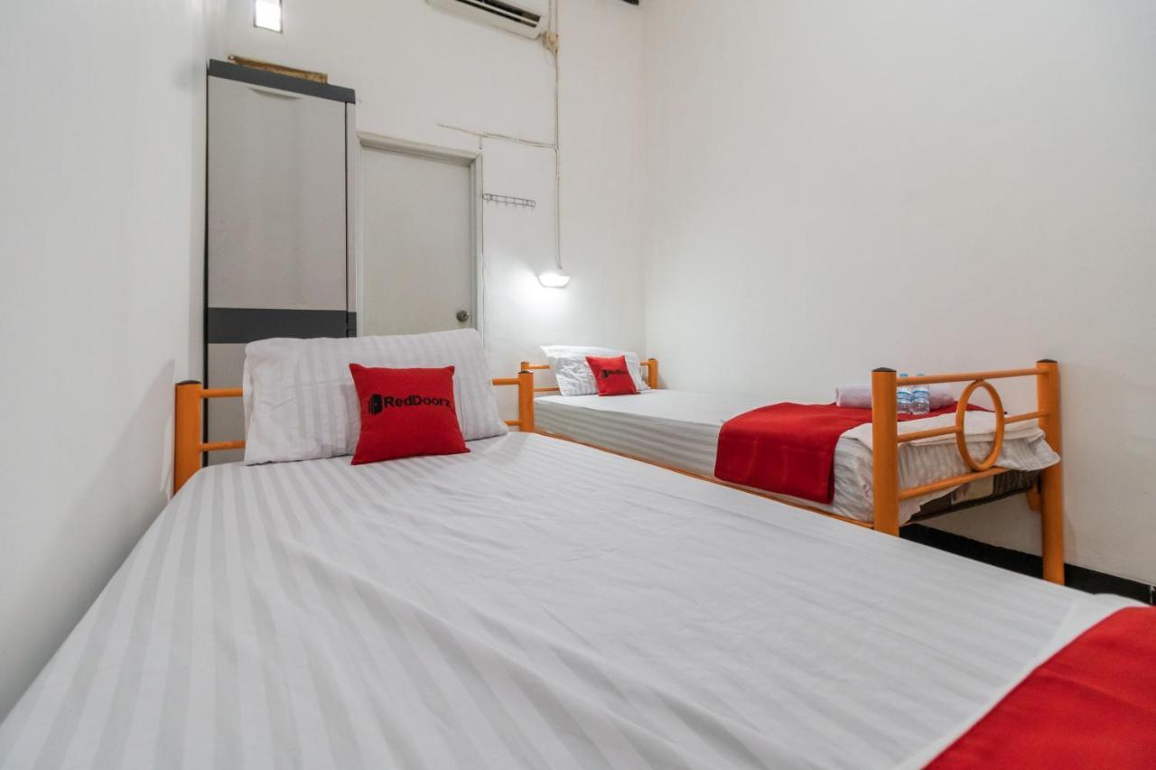 Reddoorz Near Terminal Bubulak 2* Bogor