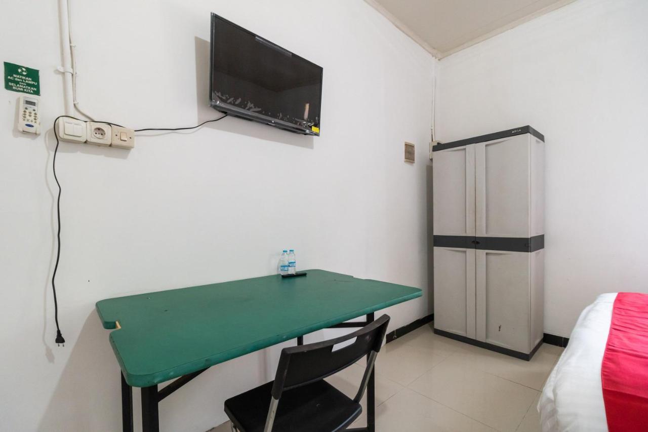 Reddoorz Near Terminal Bubulak 2*