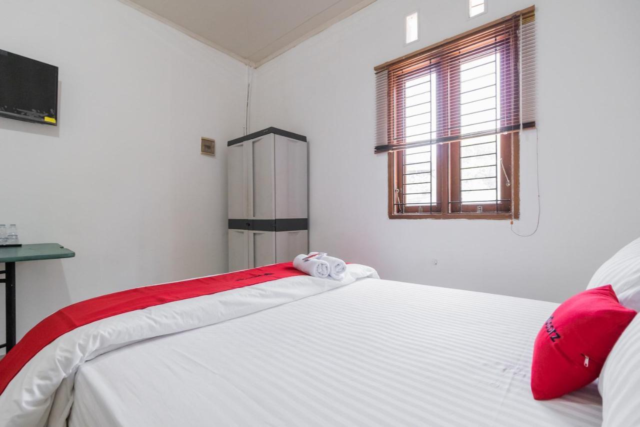 Hotel Reddoorz Near Terminal Bubulak Bogor